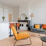 Center Royal Residence