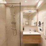 Georges Henri Aparthotel