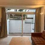 Large 3-Bedroom Apartment In Bruxelles