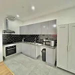 Spacious Apartment For 6 Near Center Of Brussels