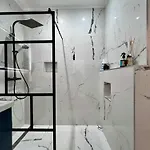 Cosy Family Apartment For Up To 9 Guests Near Brussels Midi Station