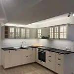 Large 3-Bedroom Apartment In Bruxelles