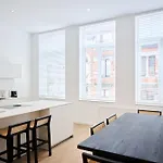 Gallery Louise 2
