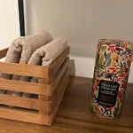 Modern 1Br And Sofa Bed Near Airport