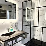 Elegant Central Apartment - Next From Grand Place, Netflix & Comfort