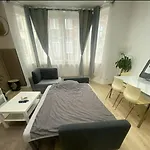 Modern In Molenbeek-saint-jean / 77 M² / Parking Appartement