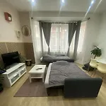 Modern In Molenbeek-saint-jean / 77 M² / Parking Brussel