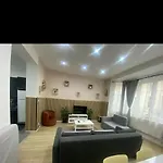 Modern In Molenbeek-saint-jean / 77 M² / Parking Appartement