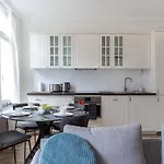 Le Catherine By Sweett