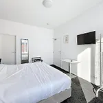 Keyless Hotel - Van Gaver