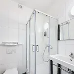 Keyless Hotel - Van Gaver