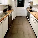 Chambre 3 Personnes Avec Salle De Bain Privee Proche Gare Du Midi