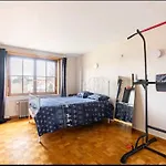 Villa & Wellness Area Jacuzzi Sauna Massage Table