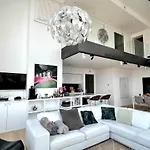 Skyline Luxury Penthouse In 220 M2 Of Elegance Bed & Breakfast Brussels