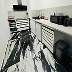 Appartement Charming 1 Bedroom With Terrace