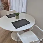 Les Pieds A La Grand Place