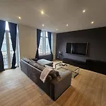 Luxury Triplex Stylish 2Br Apartment In Brussels