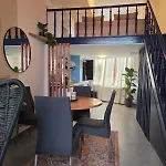 Appartement Industrial-style Loft With Mezzanine Bedroom In Prime Area *