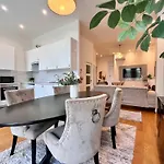 Family Cosy Apartment For Up To 9 Guests Near Brussels Midi Station