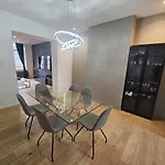 Luxury Triplex Stylish 2br In Brussels