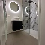 Elegant Renovated 2 Bedrooms Close To Transport Apartment Brussels