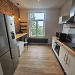 Luxury Triplex Stylish 2br In Brussels