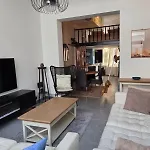 Industrial-style Loft With Mezzanine Bedroom In Prime Area Appartement Brussel