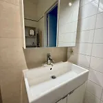 Elegant Close To The European Parliament Apartment *