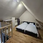 Luxury Triplex Stylish 2br In Apartment
