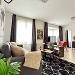 Apartment Elegant Close To The European Parliament