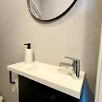 Cosy And Modern 1bed Near Gare Du Midi Dox Brussels