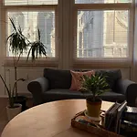 St Catherine - Sweet Home - Bxl - Studio Apartment With City View