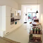 Duplex In Brussels\' Commercants