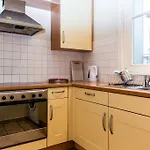 Jourdan Halldis Apartments