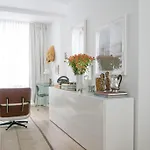 Stassart Halldis Apartments