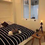 Anneessens Square Apartment
