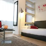 Studio Apartment In Bruxelles