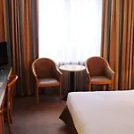 Hotel Husa Cascade