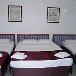 Holidays Hostel Midi