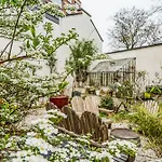 The Captaincy Guesthouse Brussels