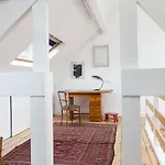 Guest House With Beautiful Garden