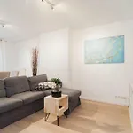 Grand Place, Only 3 Min Walk, 80M Beautiful Apartment Brussel