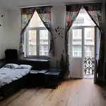 Apartment Tour & Taxis 3