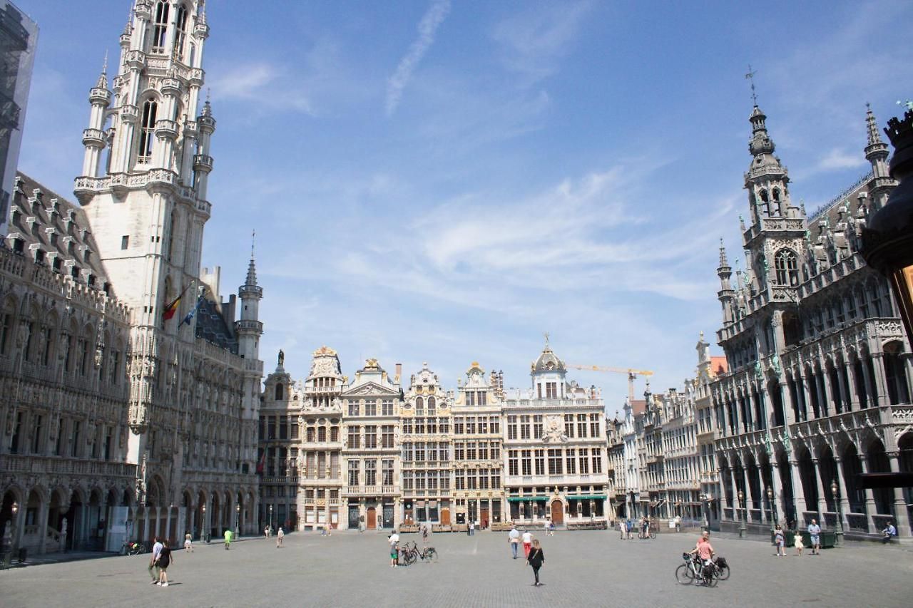 Aris Grand Place