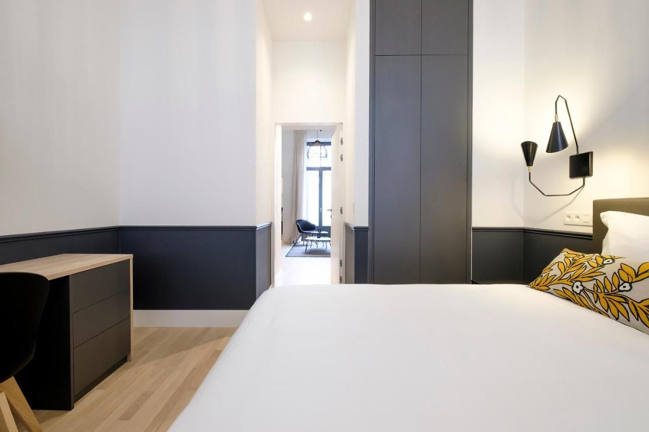 Fabulous In Chatelain Area Appartement