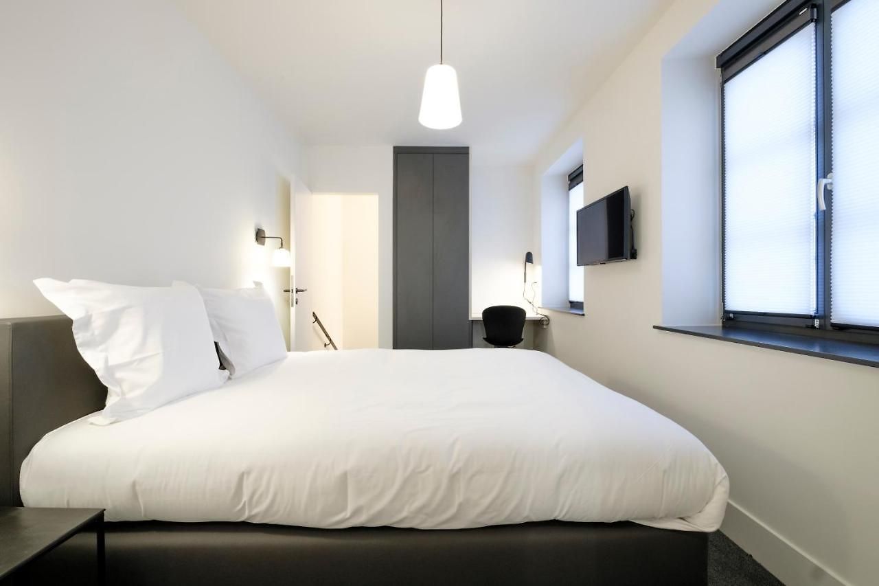 Fabulous In Chatelain Area Appartement