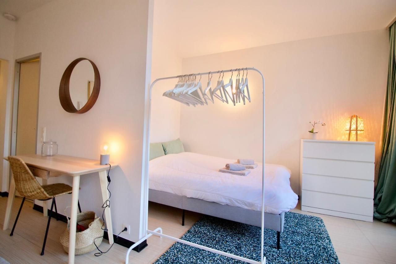 Apartment Amazing & Cosy Perfect Location 'stephanie-louise Area'