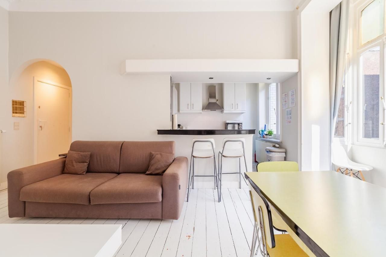 Felix Delhasse Apartment