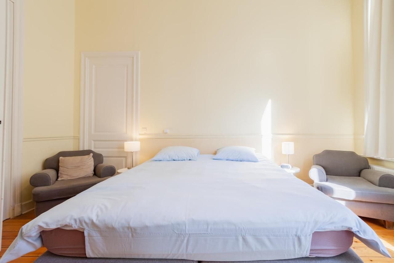 Felix Delhasse Apartment