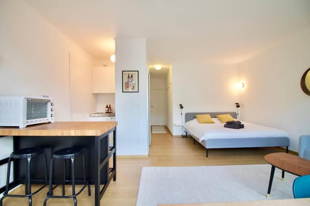 New ! * Brussels